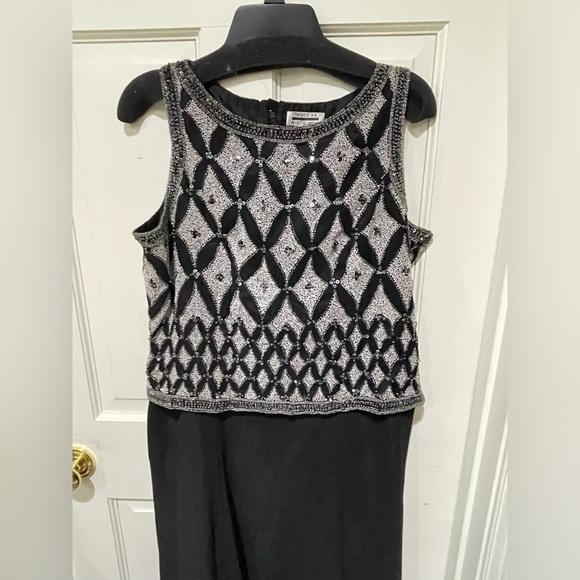 Mark & John by Gopal Dress - Picture 5 of 16